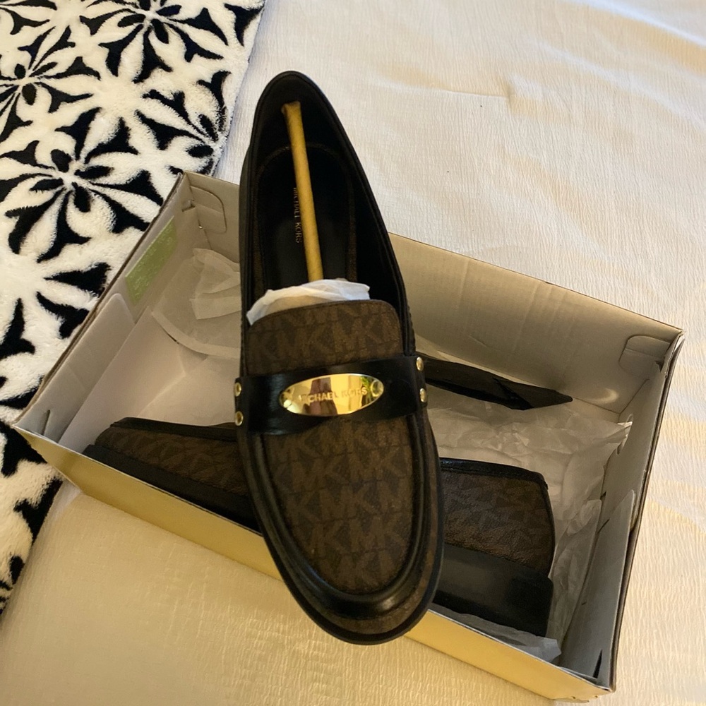 MICHAEL KORS Loafers size 7